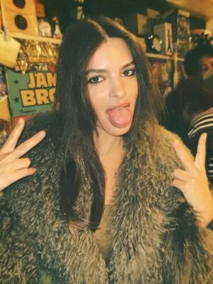 Emily Ratajkowski OnlyFans Leaked Free Thumbnail Picture - #lsD7DeXXjP