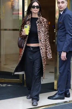 Emily Ratajkowski OnlyFans Leaked Free Thumbnail Picture - #mNelhXSZPZ