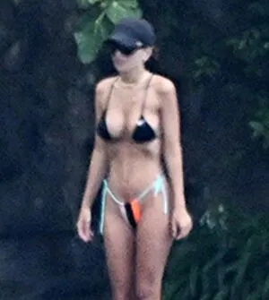 Emily Ratajkowski OnlyFans Leaked Free Thumbnail Picture - #mdlsSDALkk