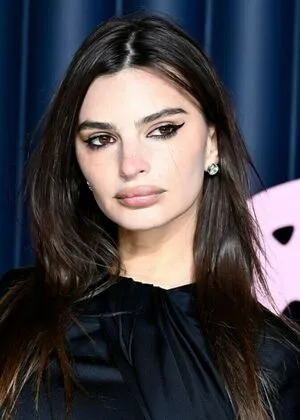 Emily Ratajkowski OnlyFans Leaked Free Thumbnail Picture - #miRVfIjXZF