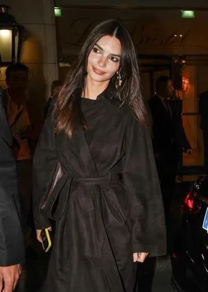 Emily Ratajkowski OnlyFans Leaked Free Thumbnail Picture - #mz8cb17hIi