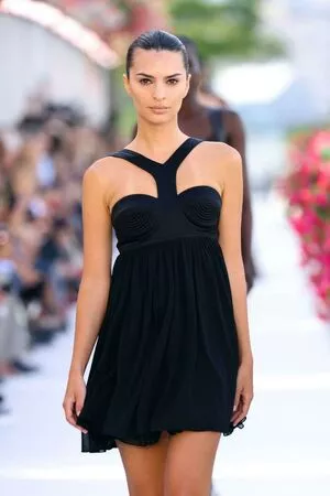 Emily Ratajkowski OnlyFans Leaked Free Thumbnail Picture - #nB661AhGBK