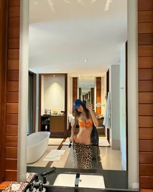 Emily Ratajkowski OnlyFans Leaked Free Thumbnail Picture - #nIpEbrrP76