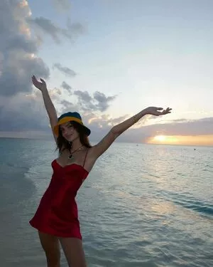 Emily Ratajkowski OnlyFans Leaked Free Thumbnail Picture - #nNIpb9ESSh