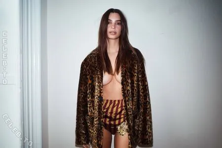 Emily Ratajkowski OnlyFans Leaked Free Thumbnail Picture - #nujsQg72Fq