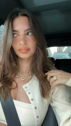 Emily Ratajkowski OnlyFans Leaked Free Thumbnail Picture - #nyckYcmRKw