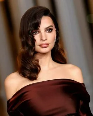 Emily Ratajkowski OnlyFans Leaked Free Thumbnail Picture - #o3m532zqLC