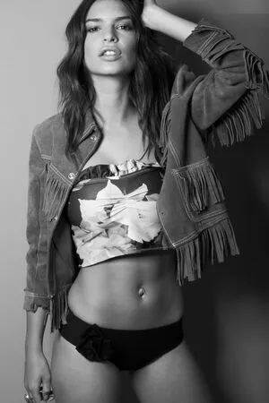Emily Ratajkowski OnlyFans Leaked Free Thumbnail Picture - #o5R38zfdgq