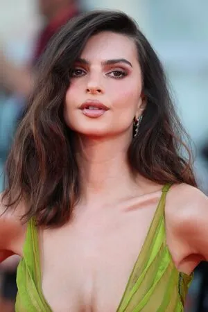 Emily Ratajkowski OnlyFans Leaked Free Thumbnail Picture - #oHWOpQD32Z