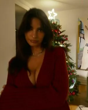 Emily Ratajkowski OnlyFans Leaked Free Thumbnail Picture - #oMNtIhFAu2