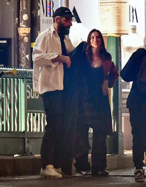 Emily Ratajkowski OnlyFans Leaked Free Thumbnail Picture - #odZG85VhP0