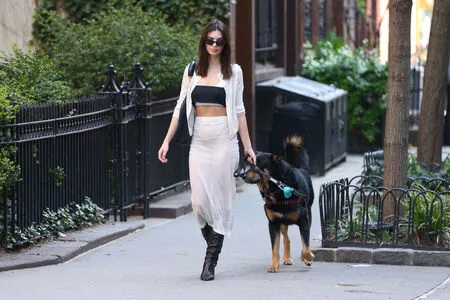 Emily Ratajkowski OnlyFans Leaked Free Thumbnail Picture - #okLZKzewsm