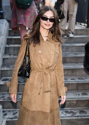 Emily Ratajkowski OnlyFans Leaked Free Thumbnail Picture - #opY479MNKE