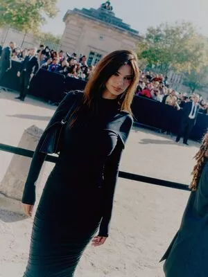 Emily Ratajkowski OnlyFans Leaked Free Thumbnail Picture - #orYqLP73BZ