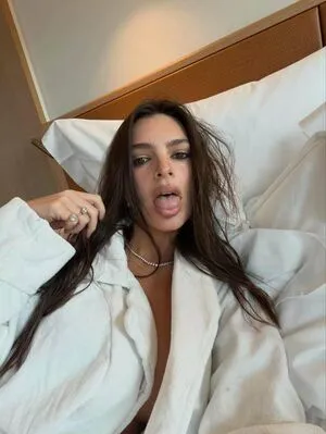 Emily Ratajkowski OnlyFans Leaked Free Thumbnail Picture - #ovdxvH4Wo6