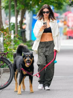 Emily Ratajkowski OnlyFans Leaked Free Thumbnail Picture - #pTMlk9HRaa