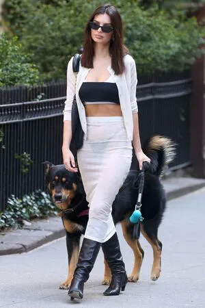 Emily Ratajkowski OnlyFans Leaked Free Thumbnail Picture - #pbR6v6OQv5