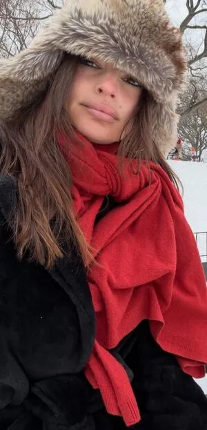 Emily Ratajkowski OnlyFans Leaked Free Thumbnail Picture - #phLAmCd60F