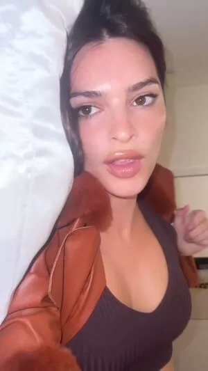 Emily Ratajkowski OnlyFans Leaked Free Thumbnail Picture - #ptleORPPwT