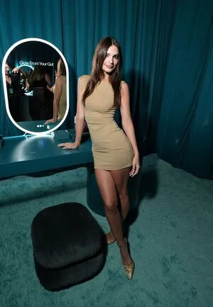 Emily Ratajkowski OnlyFans Leaked Free Thumbnail Picture - #puHnf2280d