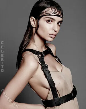 Emily Ratajkowski OnlyFans Leaked Free Thumbnail Picture - #q5CW0T92fO