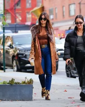 Emily Ratajkowski OnlyFans Leaked Free Thumbnail Picture - #qPci1qwV07