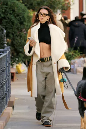 Emily Ratajkowski OnlyFans Leaked Free Thumbnail Picture - #qaRIatPpVr