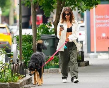 Emily Ratajkowski OnlyFans Leaked Free Thumbnail Picture - #qh5e2h6pbt