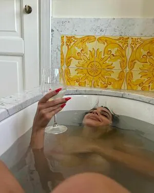 Emily Ratajkowski OnlyFans Leaked Free Thumbnail Picture - #qhwUe9qnw0