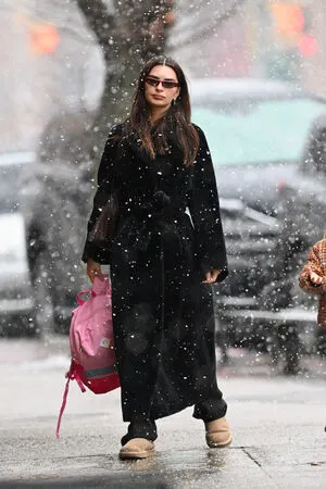 Emily Ratajkowski OnlyFans Leaked Free Thumbnail Picture - #qpvz7RLL5o