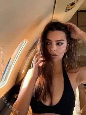 Emily Ratajkowski OnlyFans Leaked Free Thumbnail Picture - #r2UQ7G1oRZ