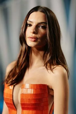 Emily Ratajkowski OnlyFans Leaked Free Thumbnail Picture - #rCMEaunpE7