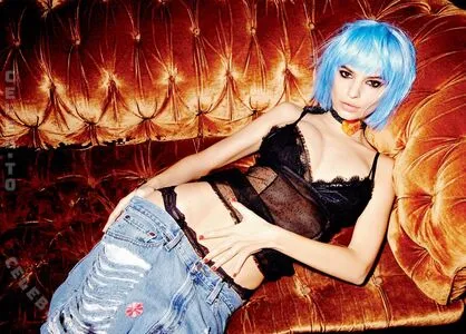 Emily Ratajkowski OnlyFans Leaked Free Thumbnail Picture - #rn1FF5EAB3