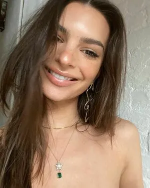 Emily Ratajkowski OnlyFans Leaked Free Thumbnail Picture - #rvQDXhCaYv
