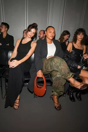 Emily Ratajkowski OnlyFans Leaked Free Thumbnail Picture - #s9F0cFZ49q