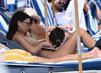 Emily Ratajkowski OnlyFans Leaked Free Thumbnail Picture - #sdS9JmYbDI