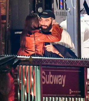 Emily Ratajkowski OnlyFans Leaked Free Thumbnail Picture - #snPAaapdcr