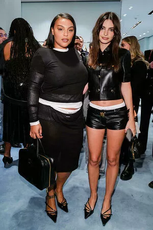 Emily Ratajkowski OnlyFans Leaked Free Thumbnail Picture - #stNlCcqdEb