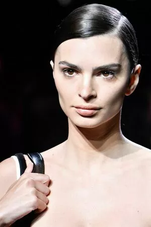 Emily Ratajkowski OnlyFans Leaked Free Thumbnail Picture - #t2d1zwAMv1