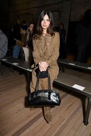 Emily Ratajkowski OnlyFans Leaked Free Thumbnail Picture - #t6bF9NwCwH