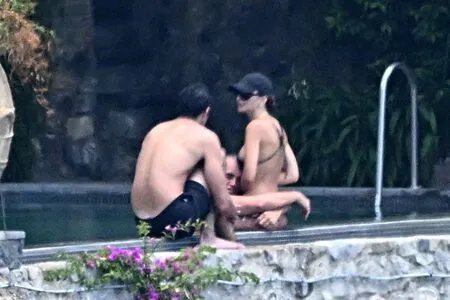 Emily Ratajkowski OnlyFans Leaked Free Thumbnail Picture - #tYqSsV7MxV