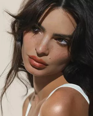 Emily Ratajkowski OnlyFans Leaked Free Thumbnail Picture - #tZx3V1xwPr