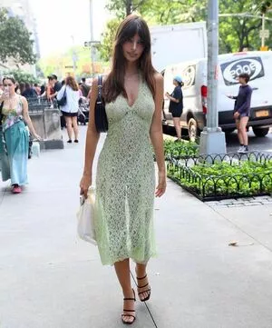 Emily Ratajkowski OnlyFans Leaked Free Thumbnail Picture - #u7j6cDOdo9