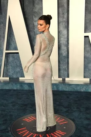 Emily Ratajkowski OnlyFans Leaked Free Thumbnail Picture - #uhdoTk7UzY