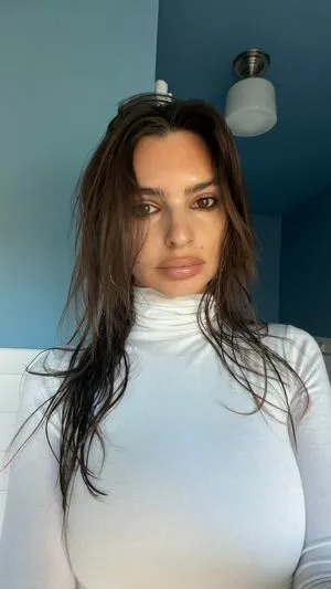 Emily Ratajkowski OnlyFans Leaked Free Thumbnail Picture - #umYS5Hnqhi
