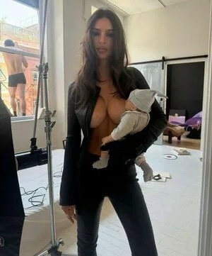 Emily Ratajkowski OnlyFans Leaked Free Thumbnail Picture - #umattTQD9W