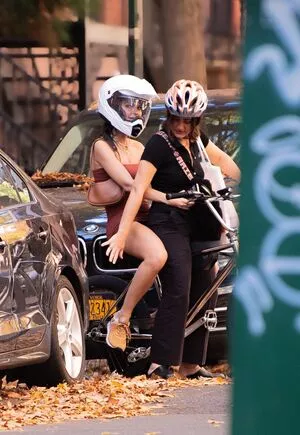 Emily Ratajkowski OnlyFans Leaked Free Thumbnail Picture - #un74rmPzOM