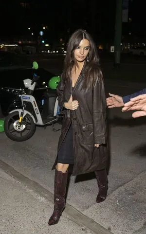 Emily Ratajkowski OnlyFans Leaked Free Thumbnail Picture - #uxBbJgz97g