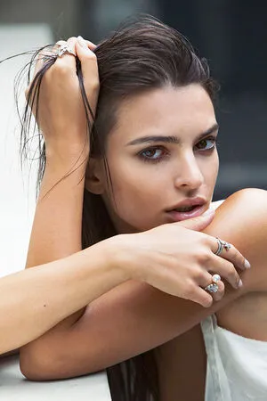 Emily Ratajkowski OnlyFans Leaked Free Thumbnail Picture - #vYREEepW1i