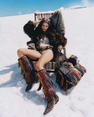 Emily Ratajkowski OnlyFans Leaked Free Thumbnail Picture - #veq8tBvfZj